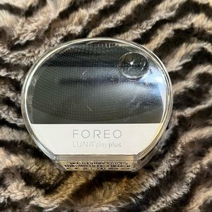 NWT Foreo Luna Play Plus